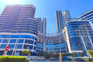 [Opposite Jaya One] Service Apartment [Right next to Columbia Asia Hospital - PJ]