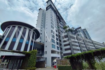 [Well-surrounded by matured residential & commercial area] Service Apartment [6 min to TF Value-Mart Nusa Bestari]