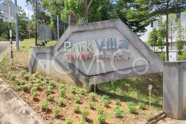 [Gated & Guarded Community] 3 Storey Terrace House [Surrounded by Various Amenities]