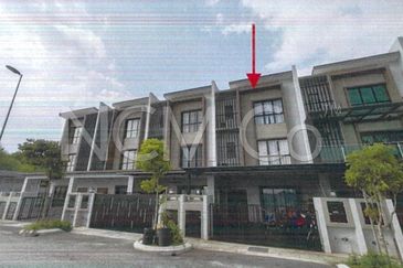 3 Storey Terrace House