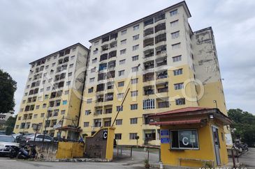 [Strategic Location] Condominium [7 min to Metro Point Complex]