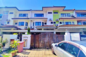 2.5 Storey Terrace House