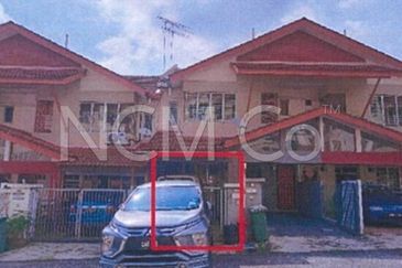 Town House (Upper Unit)