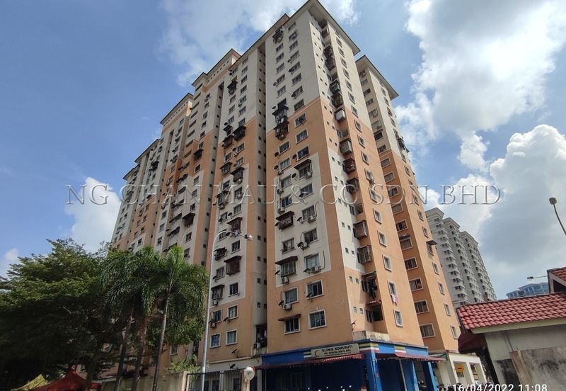 Apartment [3 min to Bandar Utama MRT Station; 4 min to Centrepoint Bandar Utama; 5 min to 1 Utama Shopping Centre & the Starling]