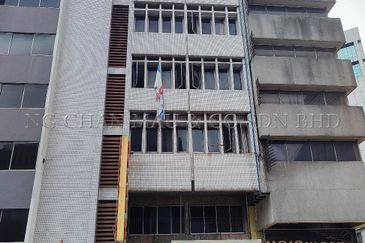 Freehold 6 Storey Shop Office with Basement, 