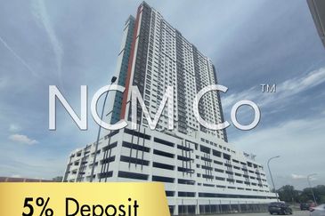 Apartment [Surrounded by the variety of shops]