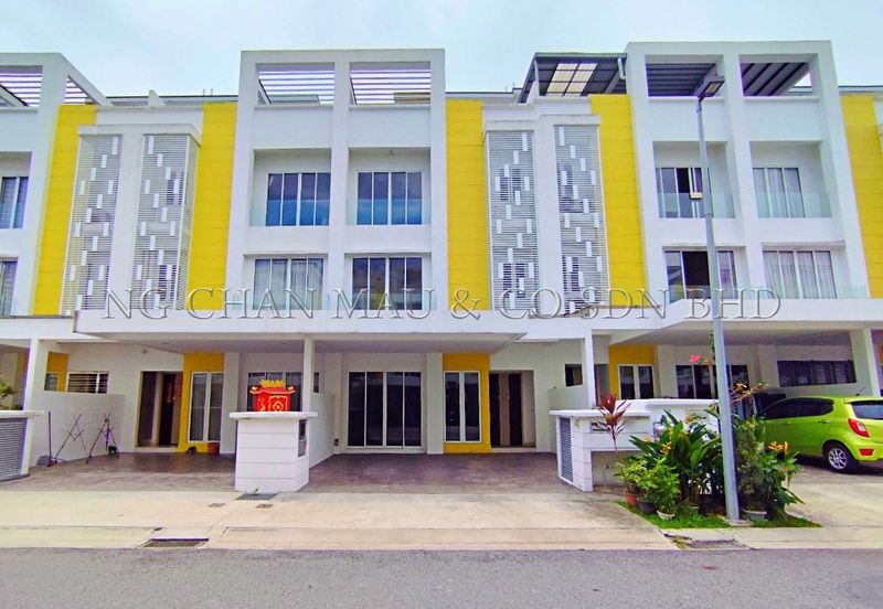 3 Storey Terrace House