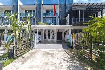 3 Storey Terrace House