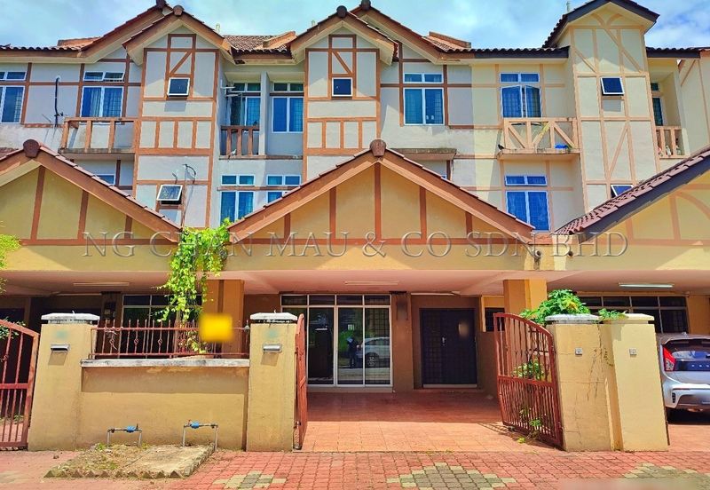 3 Storey Terrace House