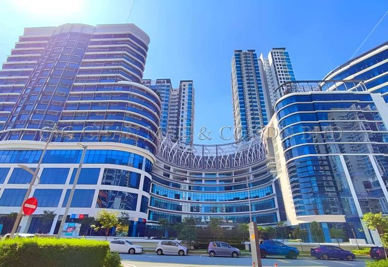 [Opposite Jaya One] Service Apartment [Right next to Columbia Asia Hospital - PJ]