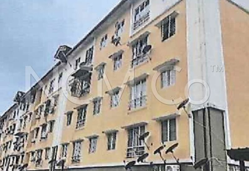 3 Bedrooms Apartment