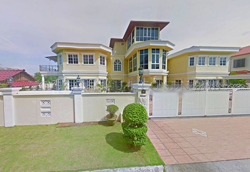 2.5 Storey Bungalow House