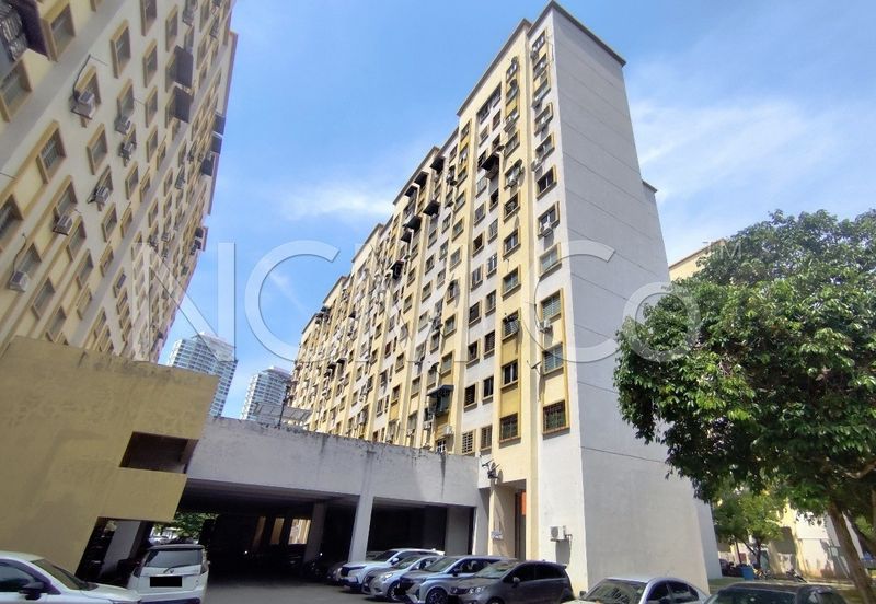 Palm Court Apartment