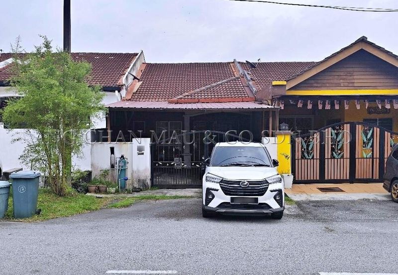 [5 min to AEON Mall / Taman Equine Shopping Centre, Giant Seri Kembangan & NSK Trade City @ Putra Permai] 1 Storey Terrace House [7 min Putra Permai M