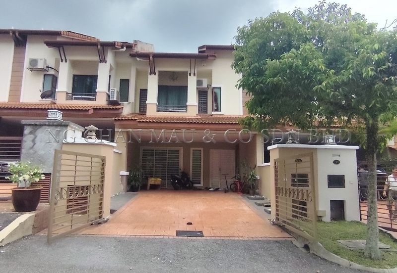 2.5 Storey Terrace House