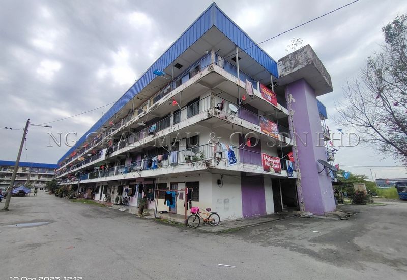 Flat [4 min to Billion Shopping Center (Port Klang) & Port Klang Immigration Office; 5 min to Port Klang KTM Station]