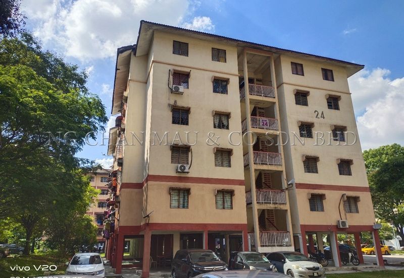 Apartment [3 min to SnoWalk by i-City; 6 min to Central i-City]