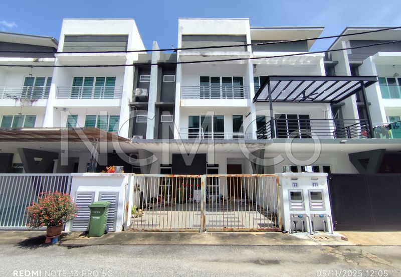 3 Storey Terrace House