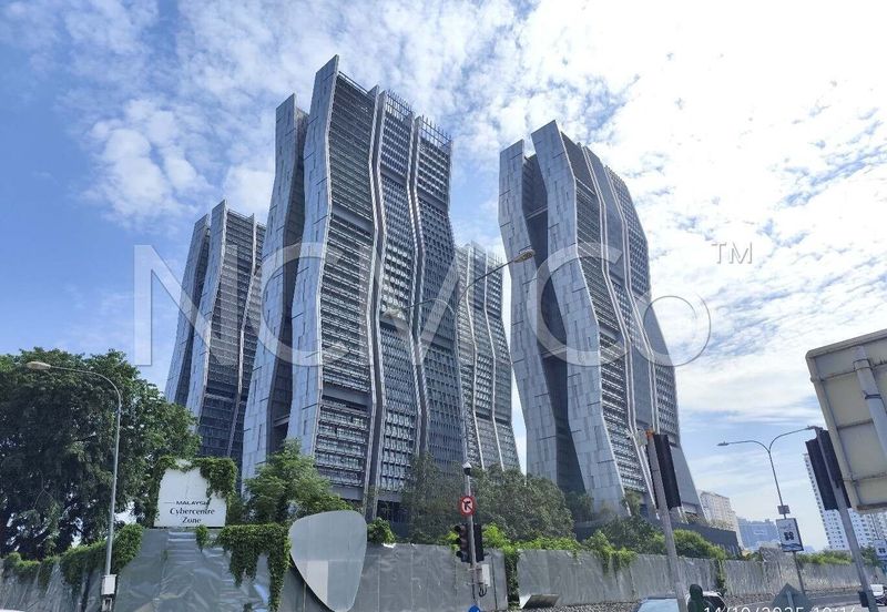 Walking distance to Sentul Timur LRT Station Condominium 7 min to Hospital Kuala Lumpur & Tawakkal Specialist Hospital