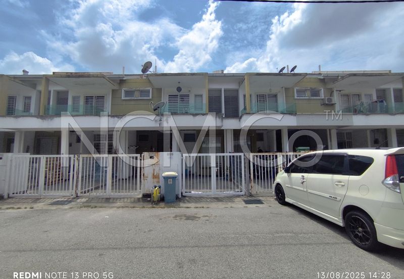 Town House (Upper Unit)