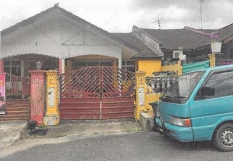 1.5 Storey Terrace House 