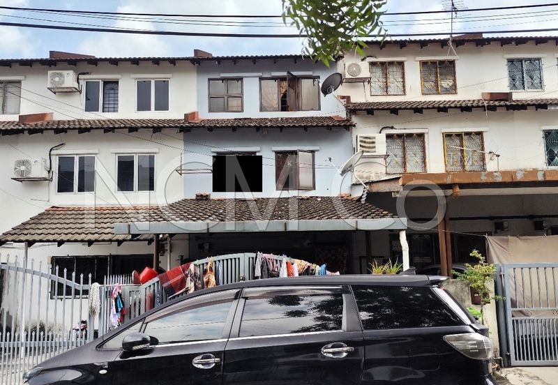 3 Storey Compact Terrace House