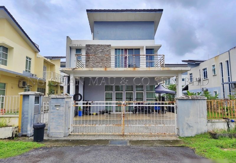 2 Storey Zero Lot Bungalow 