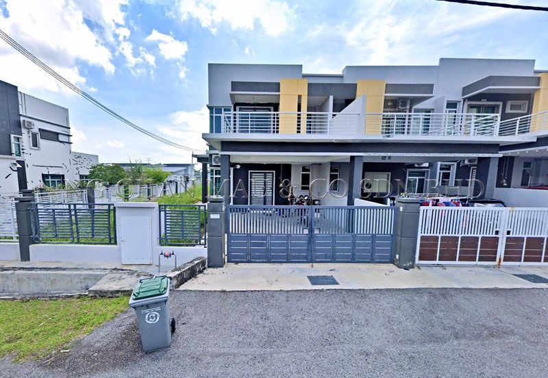 1.5 Storey Terrace House