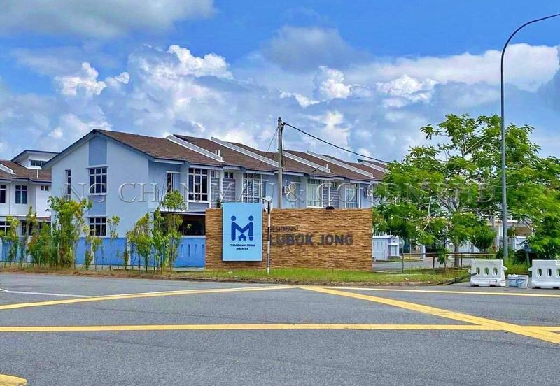 1 Storey Terrace House [4 min to Kolej Kemahiran Tinggi Mara Pasir Mas]