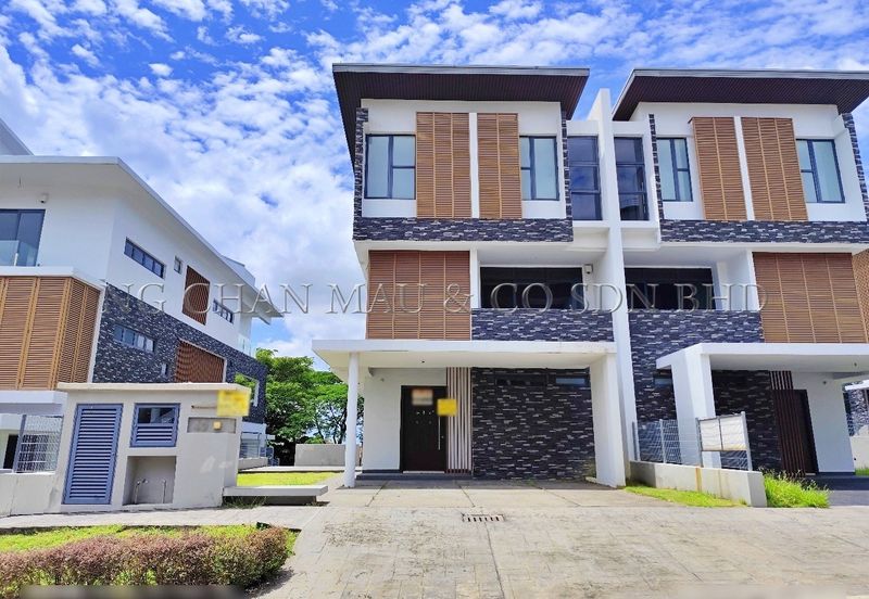 3 Storey Semi Detached House with Lower Ground Floor, Swimming Pool & Lift