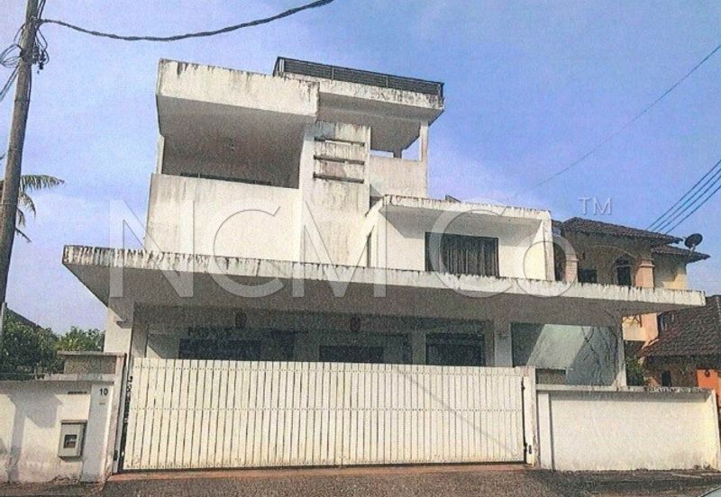 2.5 Storey Semi Detached House