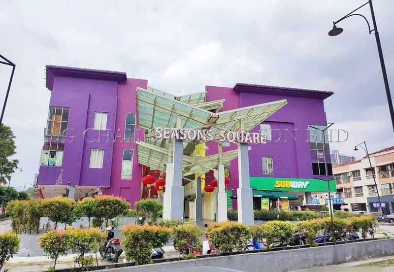 Commercial Premise [Surrounded by residential area; 3 min to Damansara Damai MRT Station]