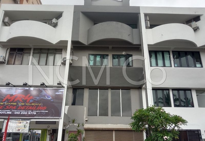 3.5 Storey Shop Office