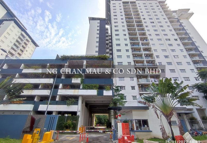 Suria Jelatek Apartment [Facing main road of Jalan Jelatek; 3 min to Jelatek LRT Station; 5 min to Intermark Mall & The LINC KL; 8 min to KLCC]
