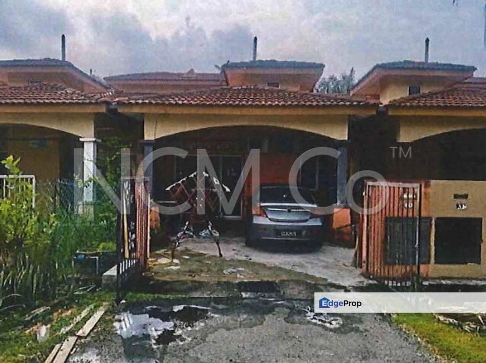 [Short drive to PETRONAS Sepang International Circuit] 1 Storey Terrace House [Convenient access to Sepang, Putrajaya & Cyberjaya], Selangor, Banting