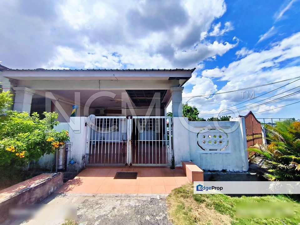 [ 8 min to University of Nottingham Malaysia] 1 Storey Terrace House [Short drive to Giant Prima Saujana], Selangor, Semenyih