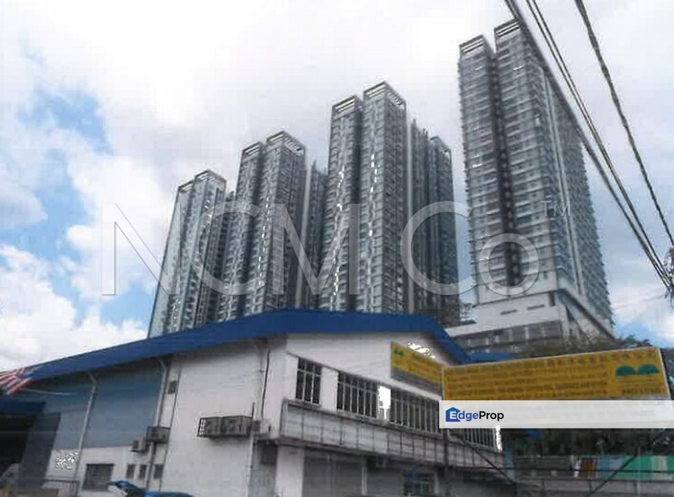 [Link Bridge to Kampung Selamat MRT Station] Service Apartment [ 6 min to ST Rosyam Mart Sungai Buloh, 99 Speedmart Bandar Baru Sungai Buloh & SB Mall, Selangor, Shah Alam