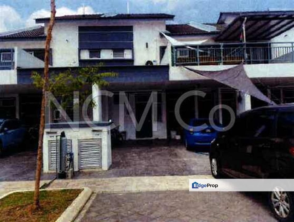 Town House, Selangor, Dengkil