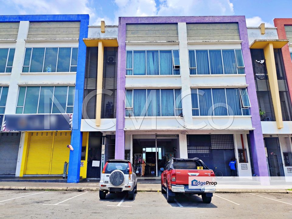 3.5 Storey Shop Office, Selangor, Serendah