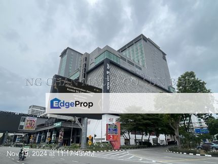 [In between Mahkota Parade & Dataran Pahlawan Melaka Megamall] Service Suite [3 min walk to Hatten Square; 5 min to Jonker Walk], Melaka, 