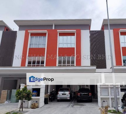 Town House, Selangor, Puchong