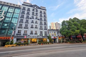 [3-Star Hotel Building with High Occupancy] Freehold Hotel Building [Centre of Jalan Bukit Bintang/ Jalan Alor/ Petaling Street]