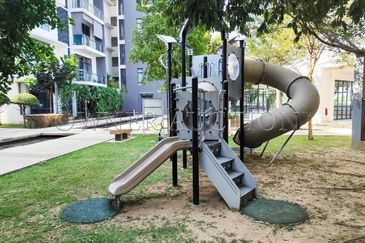 [Duplex unit] Condominium [10 min to AEON Big & Subang Parade]