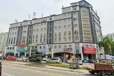 [High Visibility Location] Office with Lift [Well-connected on Jalan Puchong, Jalan Klang Lama (Old Klang Road)]