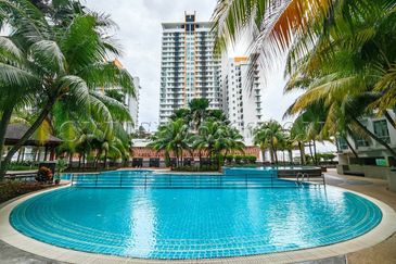 [Mid-density serviced residence with modern facilities] Tiara Mutiara Service Apartment [7 min to KTM Petaling Station]