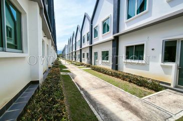 [Prime Location in a growing township; Brand new unit] 2 Storey Terrace House [7 min to Broga Hill Park]