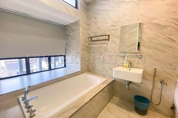 [Prime Location at Bandar Hilir, Melaka] Service Apartment [Short distance to Menara Taming Sari & A Famosa]