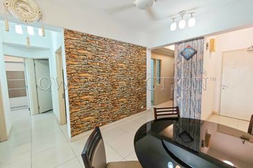 [Mid-density serviced residence with modern facilities] Tiara Mutiara Service Apartment [7 min to KTM Petaling Station]