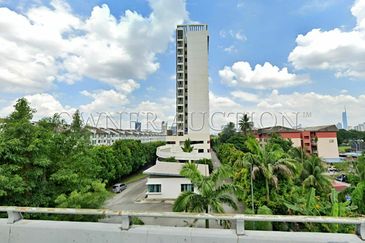 [Walking distance to Pandan Jaya LRT Station] Apartment [5 min to AEON Mall Taman Maluri]