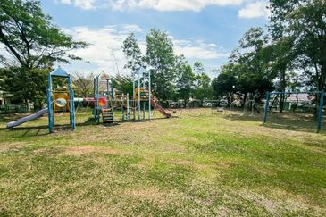 [Renovated with Partial Furnished] 2 Storey Semi Detached House [5 min to SB Mall]